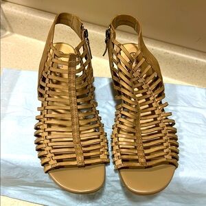 Bella Vita Women's Tan Strappy Leather Sandal